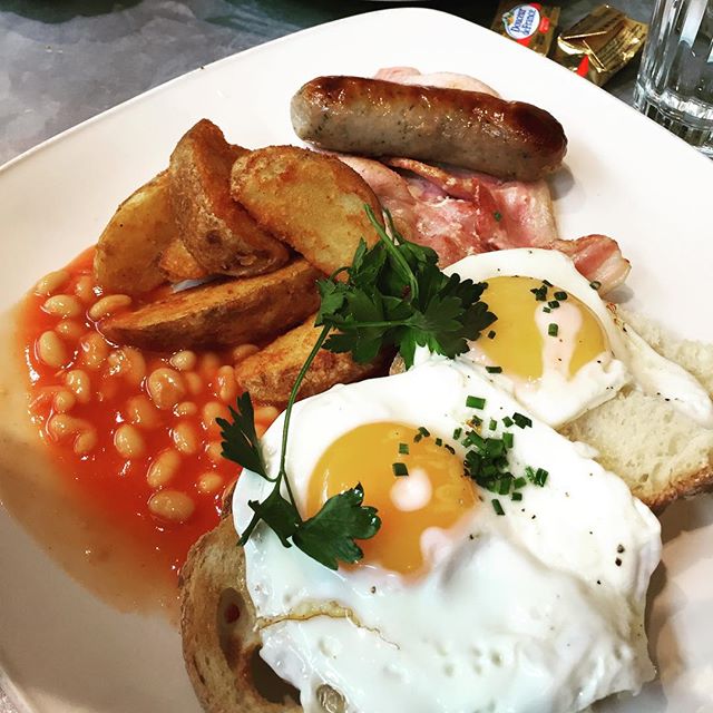 Giraffe full brunch.