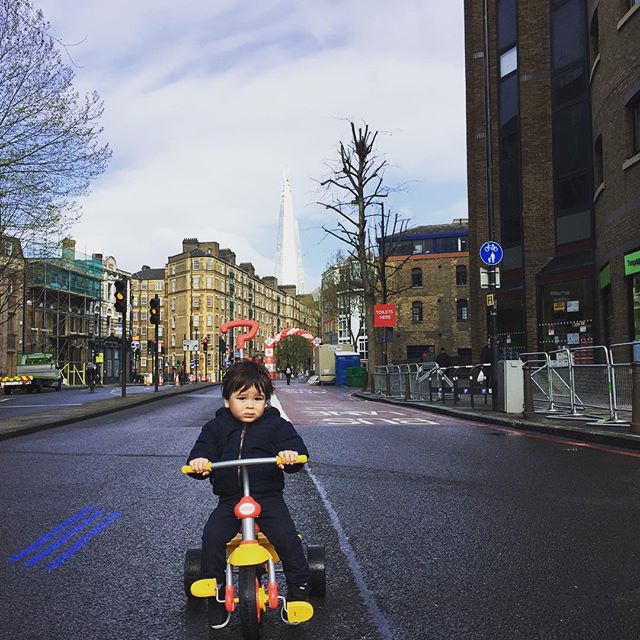 Morning walk along the London marathon route. 