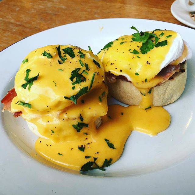 Eggs Benedict