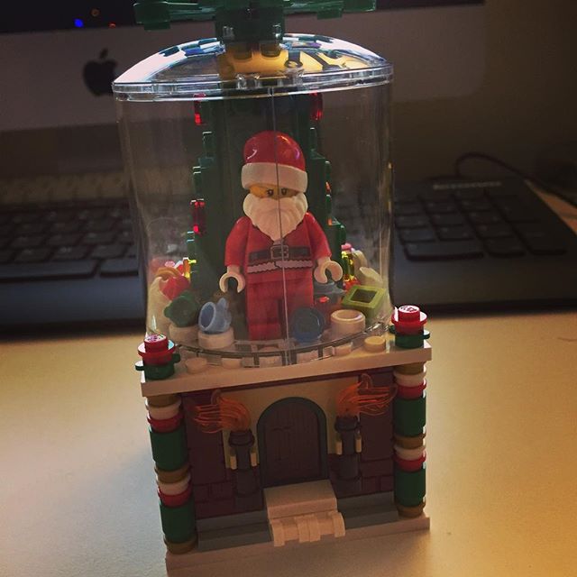 Lego 40223 limited edition Christmas snow globe  #lego 