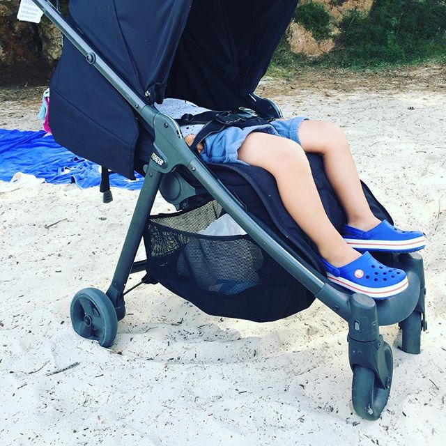 The mana and papas Amarillo city is the best holiday buggy compact, robust and easy to drag on sand. 