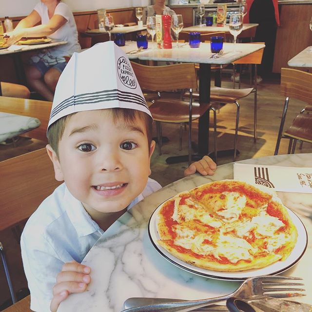 #pizza with the boss. 
