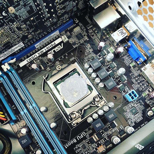 #custompc #cpu #intel changing cpu. 
